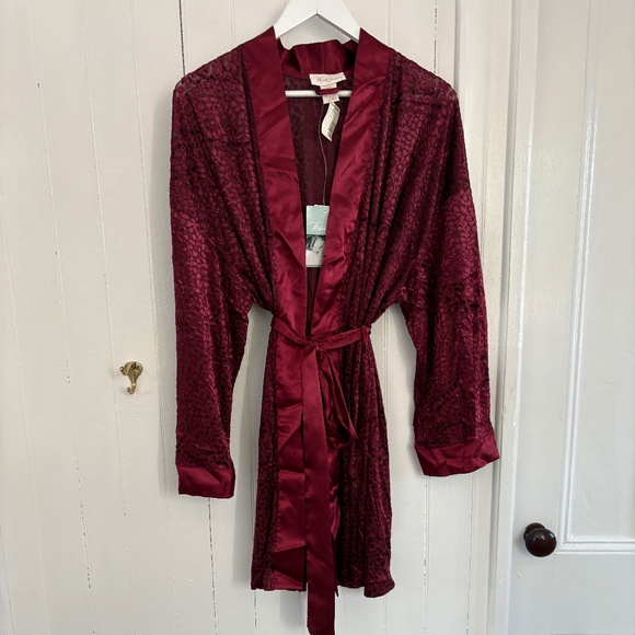 Hidden Fantasies New With Tags Wine Burnout Velvet Wrap Robe L - Picture 1 of 12